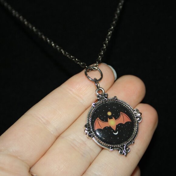 Beautiful gunmetal and silver Bat necklace 20" - Picture 1 of 4